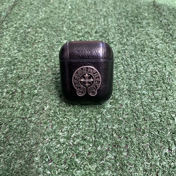AirPod case - Picture 1 of 4